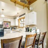 Fire Pit & Wraparound Porch: Munds Park Cabin!
