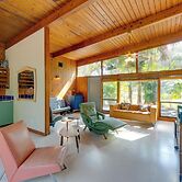 2 Mi to Riverwalk: Palmetto Gem w/ Fire Pit & BBQ