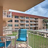 Sunny Cocoa Beach Condo w/ Balcony & Pool Access