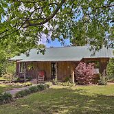 Secluded Cabin w/ Pond ~ 37 Mi to Gulf Coast!