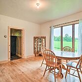 Remodeled Cecil Farmhouse, Near Shawano Lake!