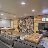Deck, Games & Fire Pit: Modern Pine Cabin!