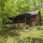 Cozy Blue Ridge Mountain Cabin on 18 Acre Lot
