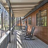 Fireplace, Deck & Grill: Pinetop Cabin Rental!