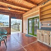 Bohemian Home w/ Screened Porch, 3 Mi to Lake!