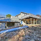 Bright Southern Shores Family Home < 1 Mi to Beach