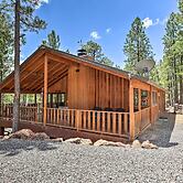 Serene Greer Cabin w/ Grill ~ 12 Mi to Skiing!
