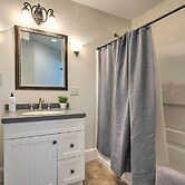 Mystic Refuge w/ Patio < 1 Mi to Downtown!