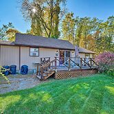 Bolton Landing Cottage w/ Deck, Walk to Beach!