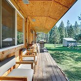 Cozy Countryside Cabin in Robie Creek Park!