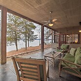 'waters Edge': Home on Shore of Beaver Lake!