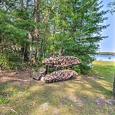 Lake Livin' Cozy Cabin w/ Dock, Bar, 2 Kayaks
