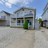 Avalon Vacation Rental w/ Porch & Grill!