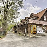 Walk to Lake George! Bolton Landing Cottage