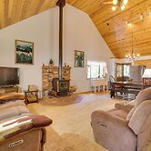 Relax Fireside + Play Games! Hikers Haven in Pine