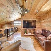 Early Cabin w/ Deck ~ 20 Mi to Lake Brownwood!