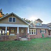 Spacious & Stunning Cleveland Getaway on 1 Acre