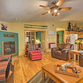 Rustic Cabin w/ Deck ~ 4 Mi to Old Town Flagstaff!