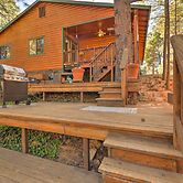 Rustic Cabin w/ Deck ~ 4 Mi to Old Town Flagstaff!