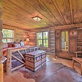 Montana Retreat: Original Hamilton Log Cabin!