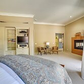 Chic California Escape w/ Pool, Hot Tub & Patio!