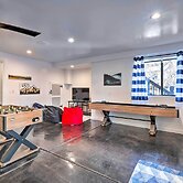 Mtn-view Cabin w/ Game Room & Deck in Flagstaff