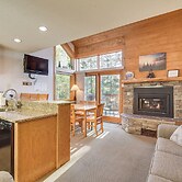 Cozy Alpine Escape: Ski-in/out at Lutsen Mtns