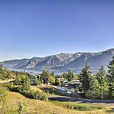 Scenic Studio w/ Loft & View of the Columbia River