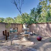 Patagonia Cottage w/ Patio & Yard: Walk to Town!