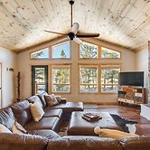 Quiet Mtn Cabin w/ Deck < 5 Mi to Fairplay Beach!