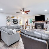 Beaver Lake Getaway w/ 2 Decks, Grill, & Views!
