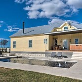 Hot Tub & Game Room! Family Schulenburg Retreat