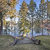 Luxurious Liberty Lake Hideaway w/ Hot Tub!