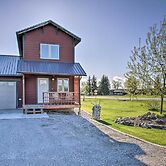 Updated Townhouse w/ Pergola, Walk to Downtown!