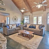 Dog-friendly Kingsland Rental on Lake Lbj!