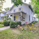 Historic Home w/ Sunroom - 5 Mi to Lambeau Field!