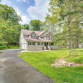 Tannersville House: Bar & Deck, 2 Mi to Ski Resort