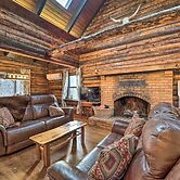 Relaxing Retreat w/ Private Dock on Claytor Lake!