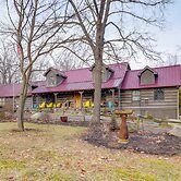 Custom-built Clarklake Cabin: Sauna & Cold Plunge!