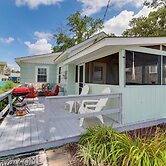 Deck & Indian River Bay Views: Coastal Cottage