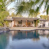 Bakersfield Oasis: Sweet Tropical Pool Setup!