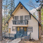 Balcony & Forest Views: Cabin in Pioneer!