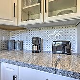 Cottage by the Lakes w/ Patio by Lake Nacimiento