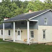 Serene Saxton Lodge: 7 Mi to Lake Raystown!