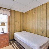 Serene Saxton Lodge: 7 Mi to Lake Raystown!