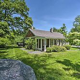 Charming Cottage w/ Deck: Mtn + Lake Views!