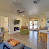 Old Town Cottonwood Cottage w/ Yard, Pets Welcome