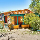 Vibrant 'casa Paloma' w/ Patio - Near Vineyards!