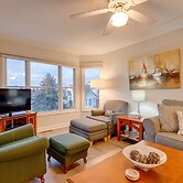 Manistee Retreat ~ 30 Mi to Crystal Mountain!