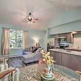 16 Mi to Ski Slopes! Creekside Poconos Cottage